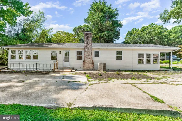 $280,000 | 1228 Holly Vista Drive, Colonial Beach, VA 22443