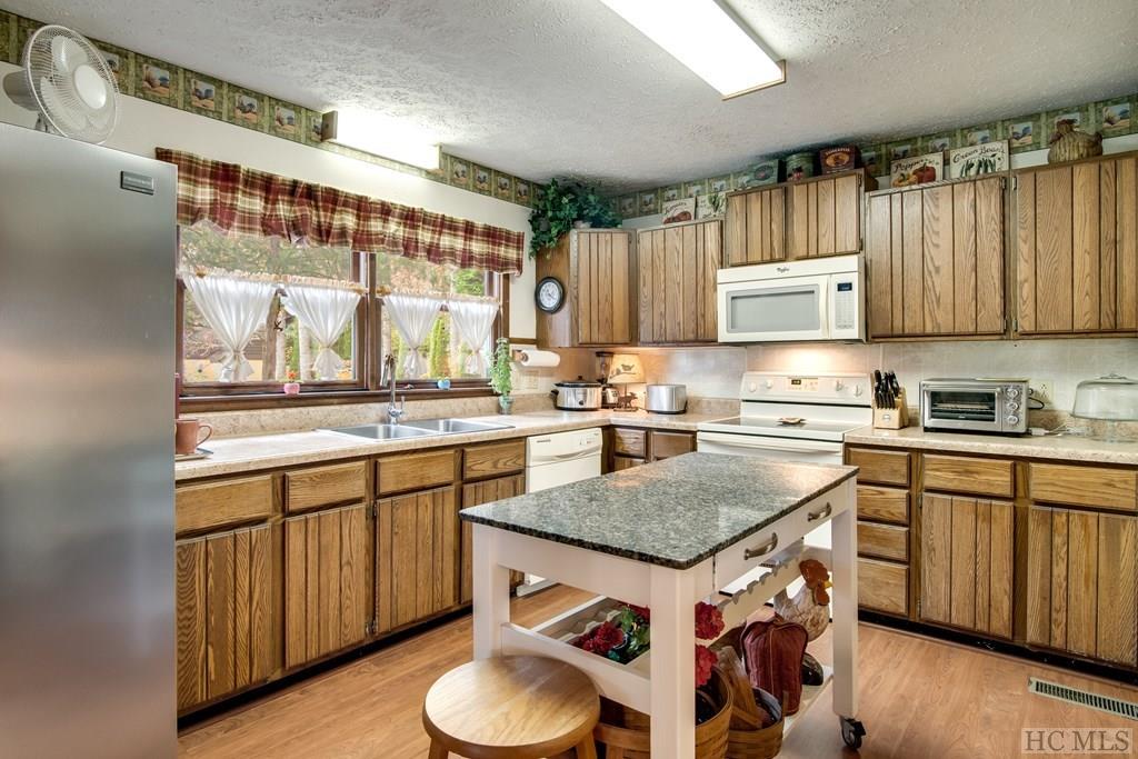107 Bartram Trail Road Franklin, NC 28734 - Photo 13 of 64 Gallery Image 13