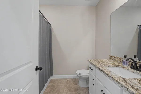 $375,000 | 5175 Watson Vw Drive, Nesbit, MS 38651