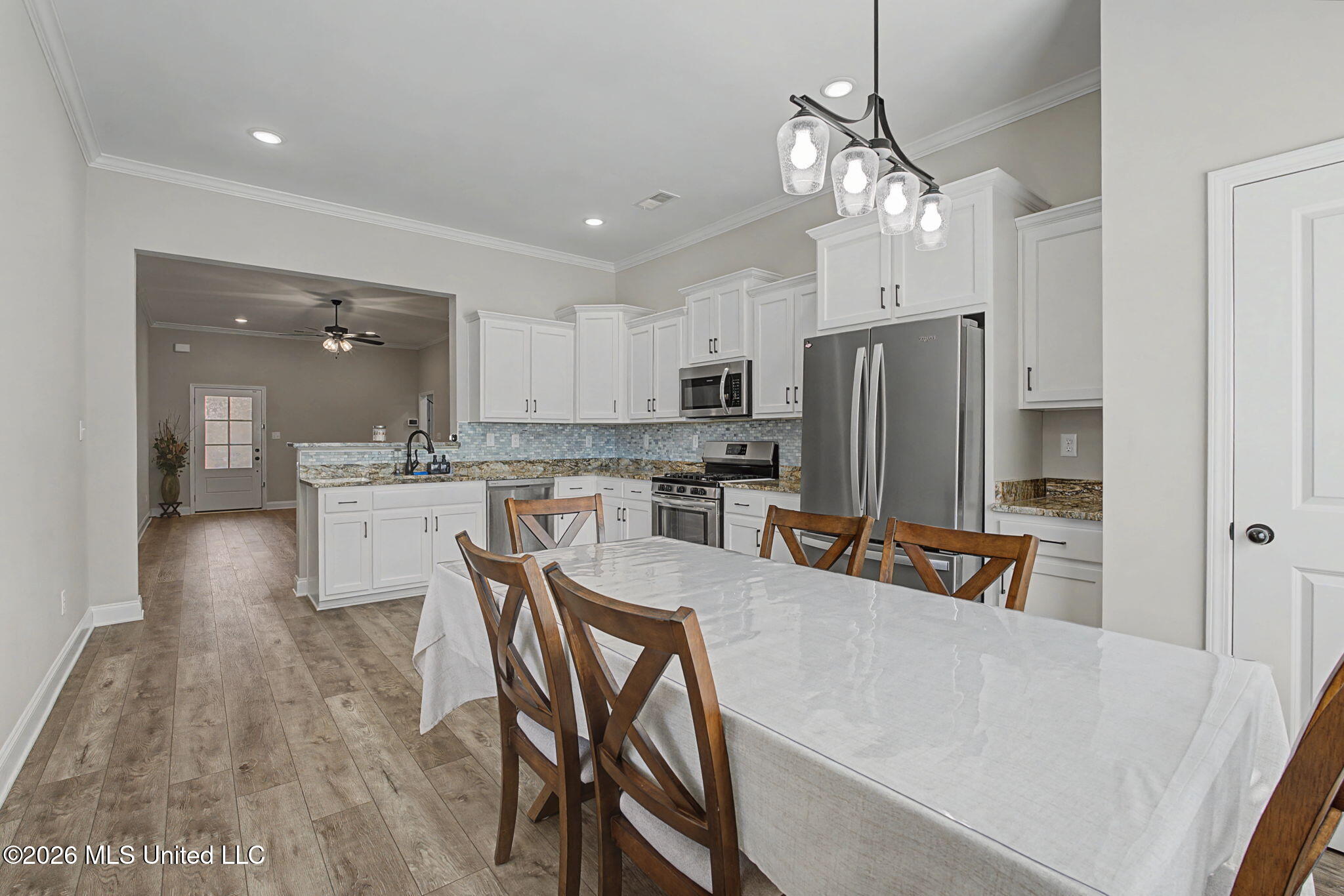 5175 Watson Vw Drive Nesbit, MS 38651 - Photo 3 of 33 15-web-or-mls-5175 Watson Vw Dr-14