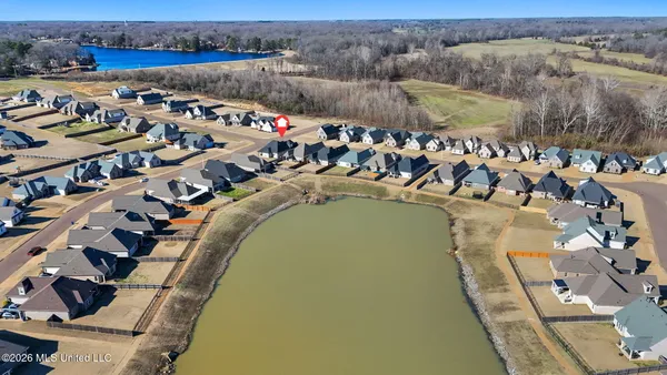 $375,000 | 5175 Watson Vw Drive, Nesbit, MS 38651