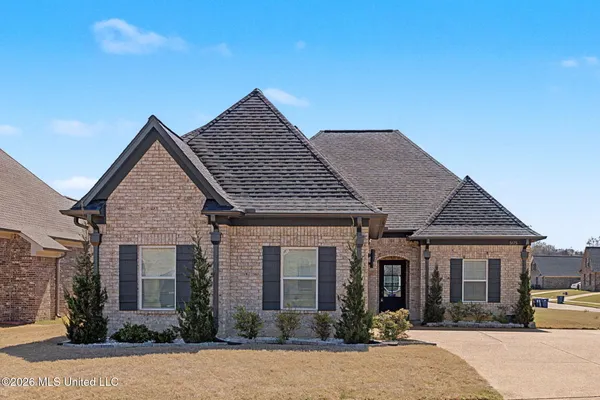 $375,000 | 5175 Watson Vw Drive, Nesbit, MS 38651