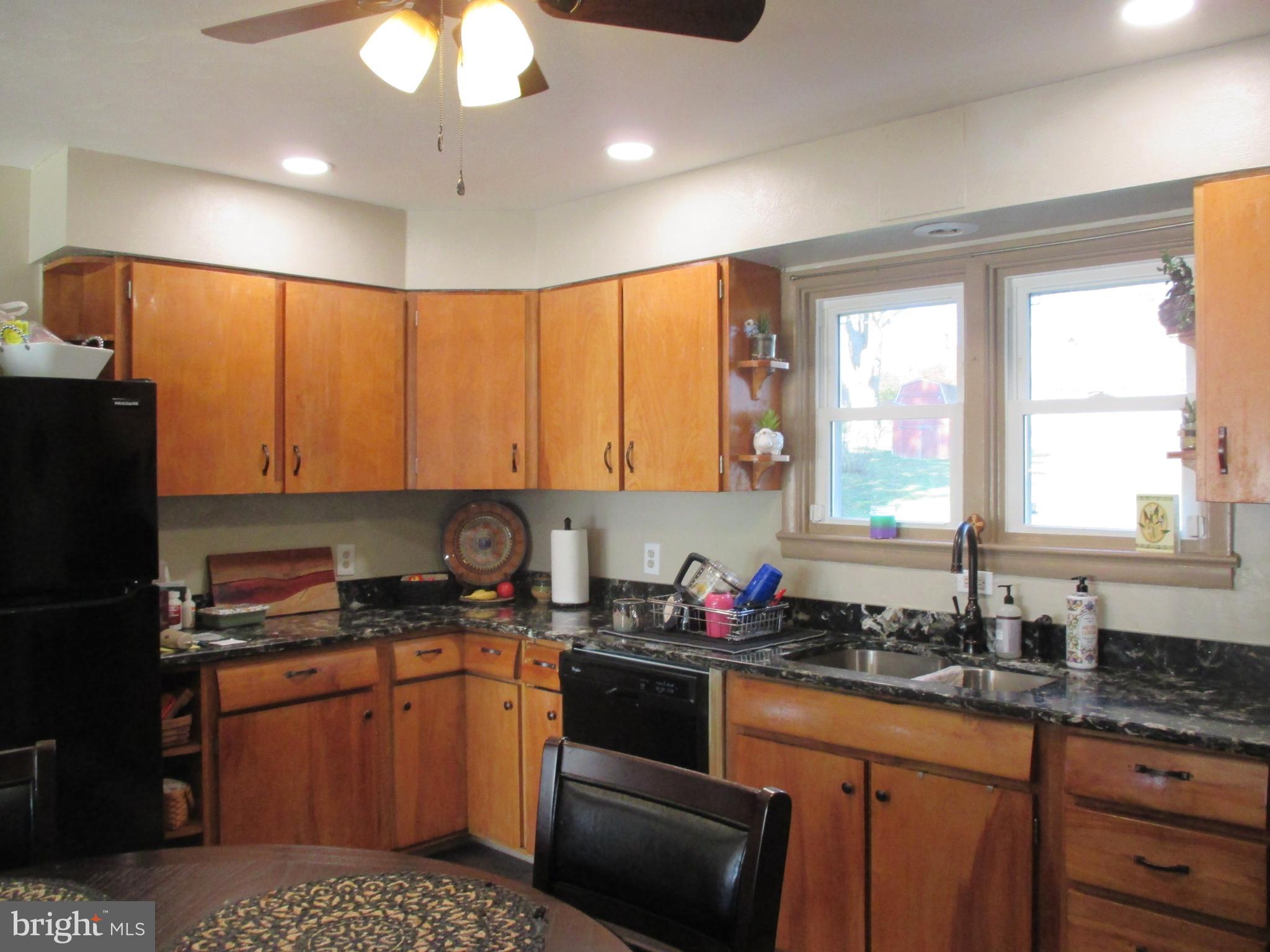 21 Gateway Road York, PA 17403 - Photo 11 of 21 Gallery Image 11