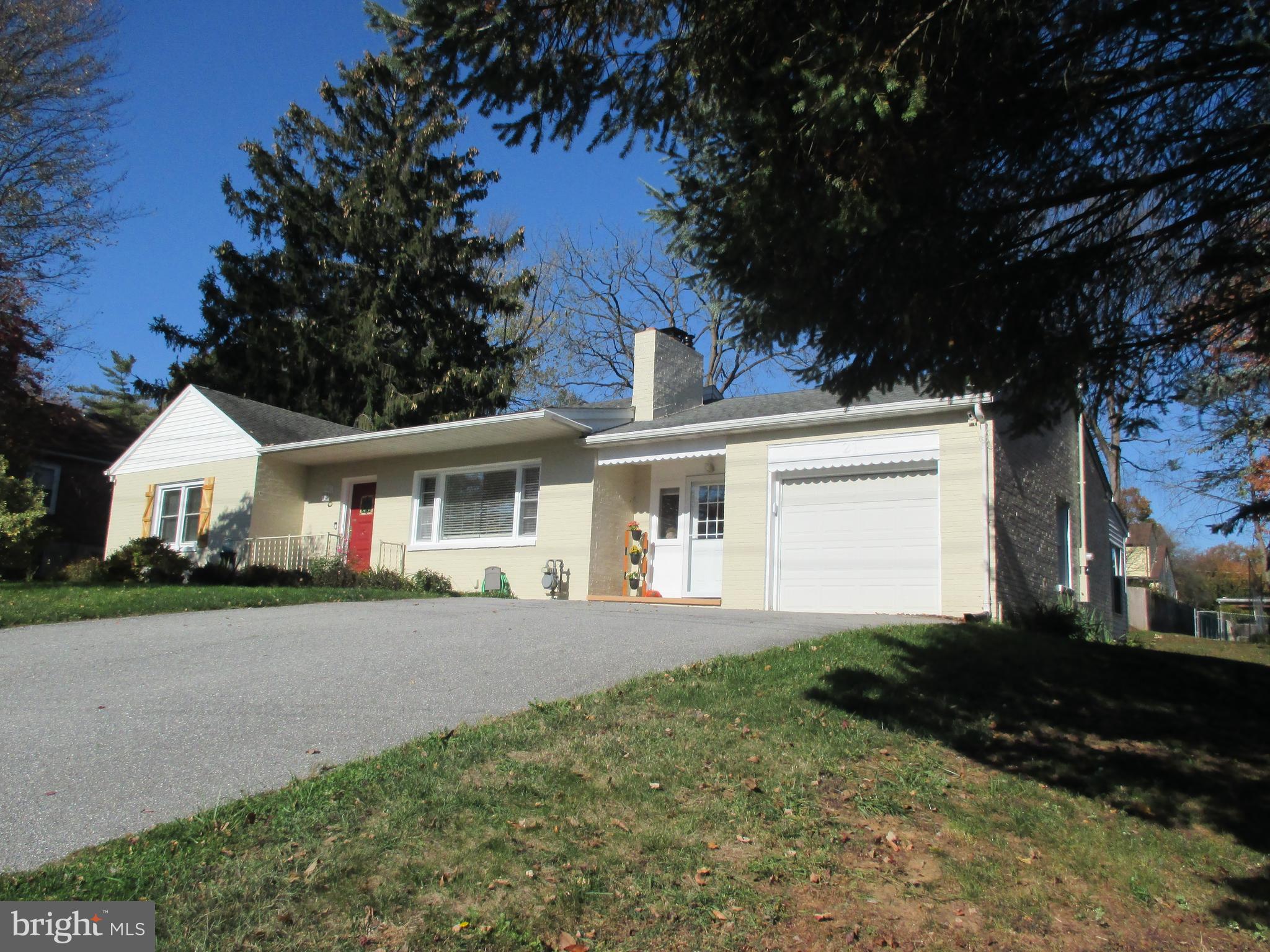 21 Gateway Road York, PA 17403 - Photo 2 of 21 Gallery Image 2