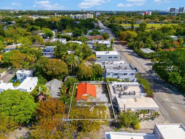 $899,900 | 177 Northeast 47th Street, Miami, FL 33137