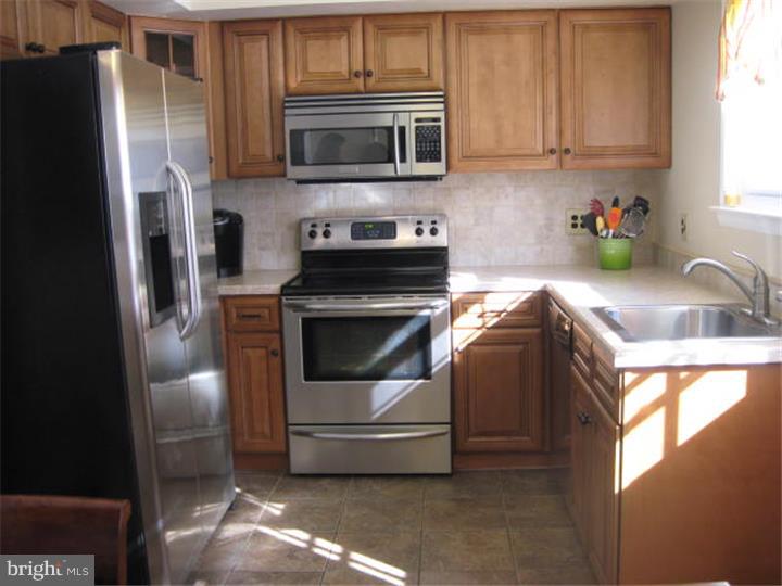 34 School Road Horsham, PA 19044 - Photo 5 of 15 Kitchen