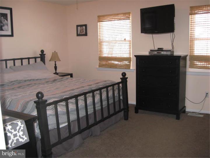 34 School Road Horsham, PA 19044 - Photo 6 of 15 Bedroom - Main