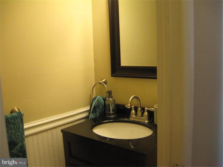 34 School Road Horsham, PA 19044 - Photo 10 of 15 Bathroom