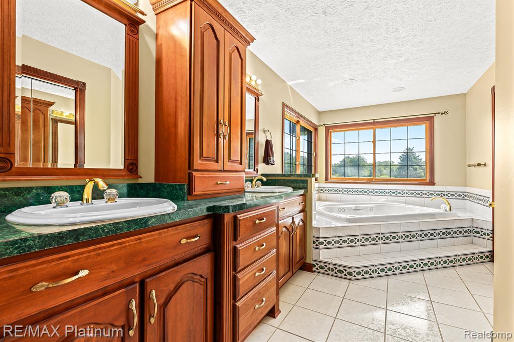 11733 North Fleming Road Fowlerville, MI 48836 - Photo 24 of 51