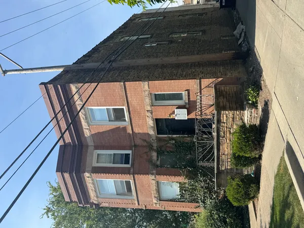 $550,000 | 511 North Taylor Avenue, Oak Park, IL 60302