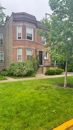$550,000 | 511 North Taylor Avenue, Oak Park, IL 60302
