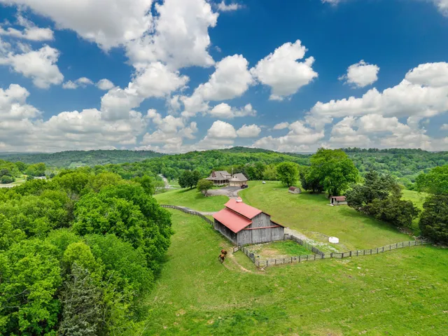 $1,275,000 | 2370 Pulaski Highway, Fayetteville, TN 37334