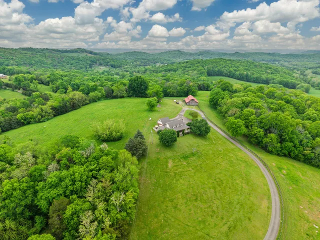 $1,275,000 | 2370 Pulaski Highway, Fayetteville, TN 37334