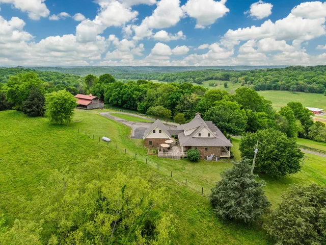 $1,275,000 | 2370 Pulaski Highway, Fayetteville, TN 37334