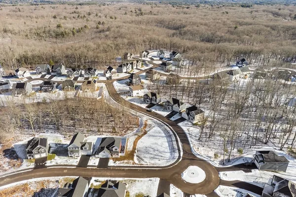 $979,900 | 40 Timber Crest Drive, Medway, MA 02053