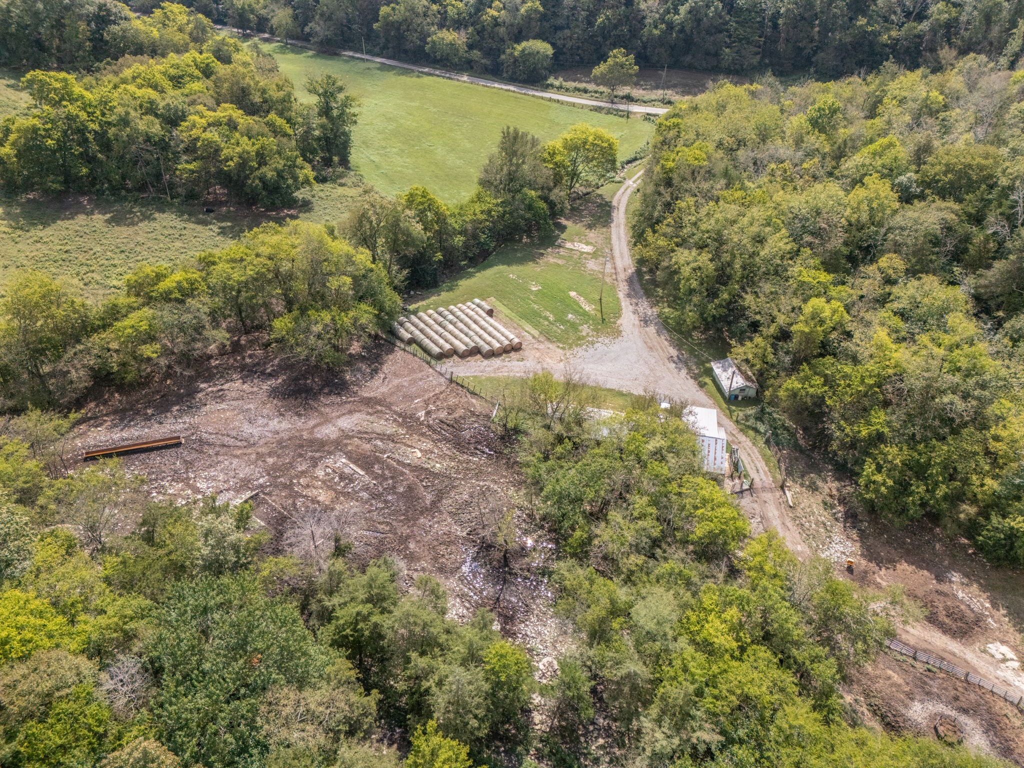 692 Anderson Road Shelbyville, TN 37160 - Photo 19 of 49 a view of a yard with a lake