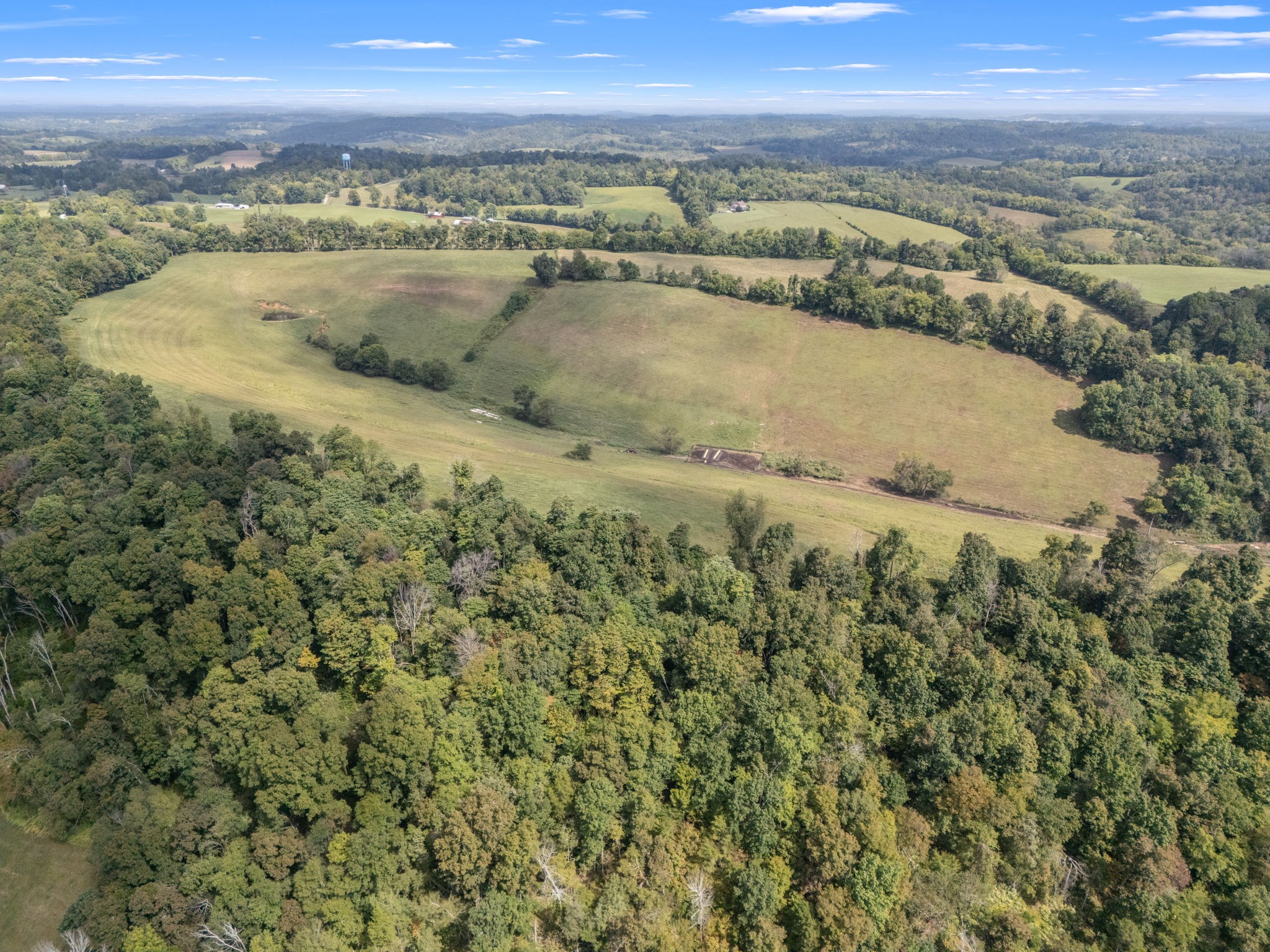692 Anderson Road Shelbyville, TN 37160 - Photo 20 of 49 a view of an ocean and city