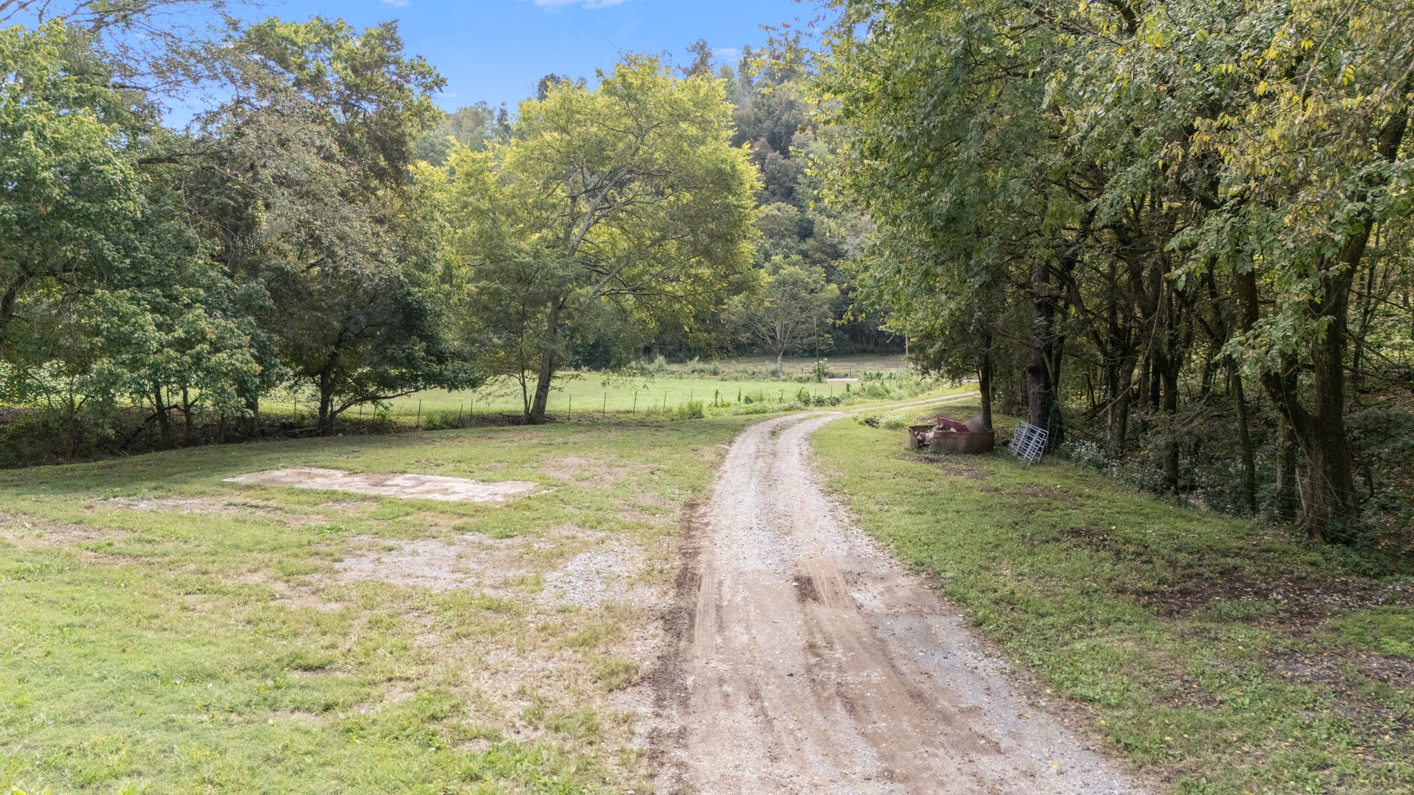 692 Anderson Road Shelbyville, TN 37160 - Photo 24 of 49 a view of a yard