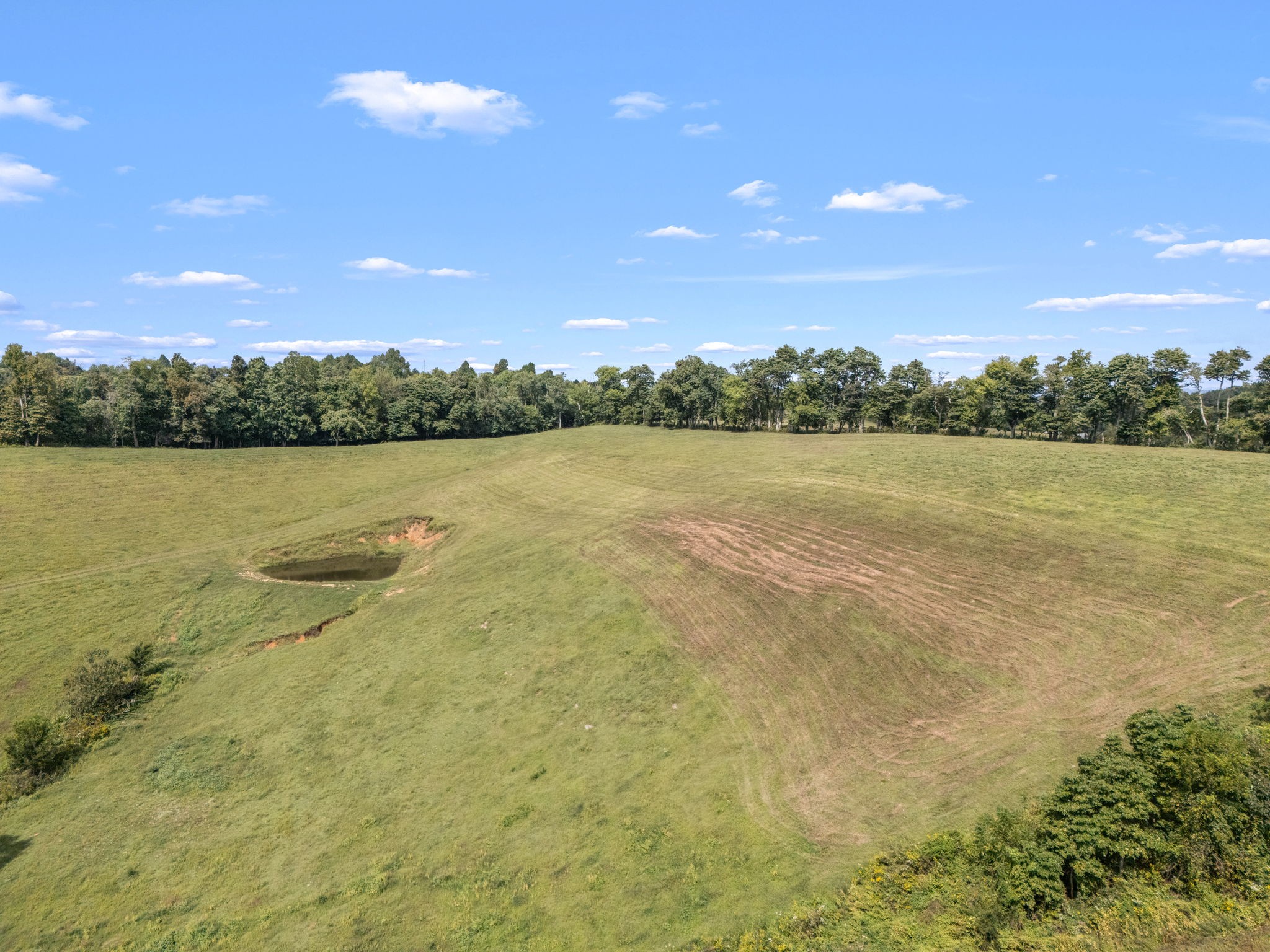 692 Anderson Road Shelbyville, TN 37160 - Photo 27 of 49 a view of an ocean and beach