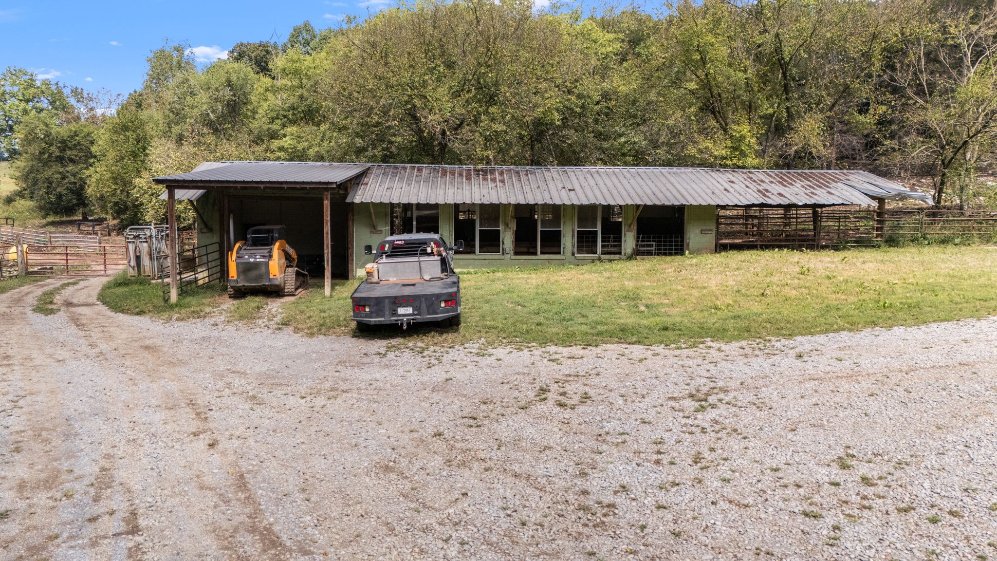 692 Anderson Road Shelbyville, TN 37160 - Photo 37 of 49 a front view of a house with garden