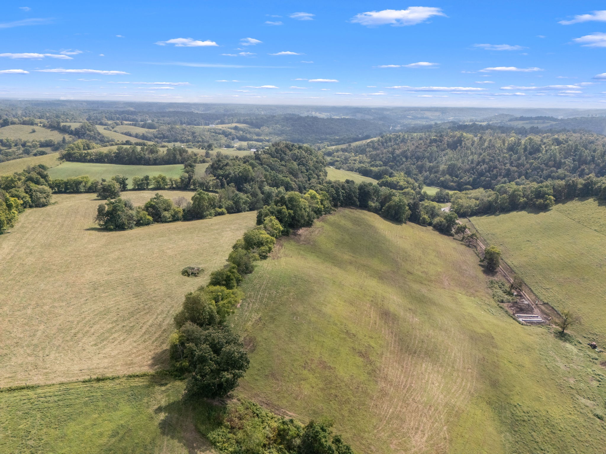 692 Anderson Road Shelbyville, TN 37160 - Photo 46 of 49 a view of a city with ocean view