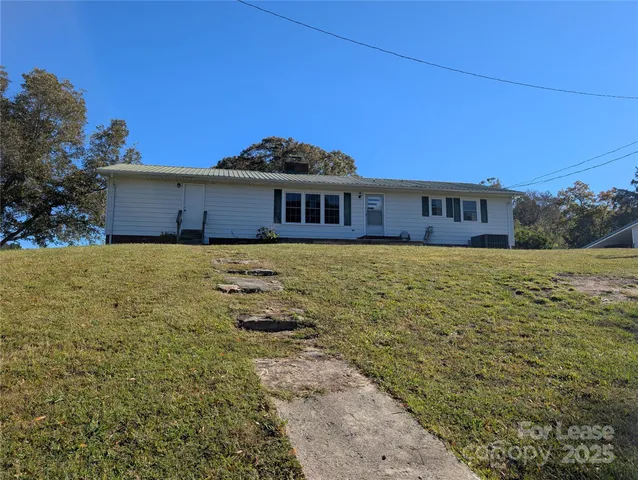 $2,400 | 155 Hamptons Cove Road, Troutman, NC 28166