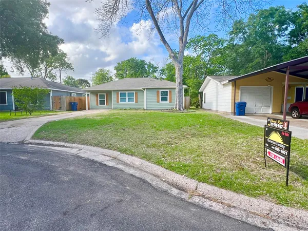 $1,550 | 1010 15th Avenue North, Texas City, TX 77590