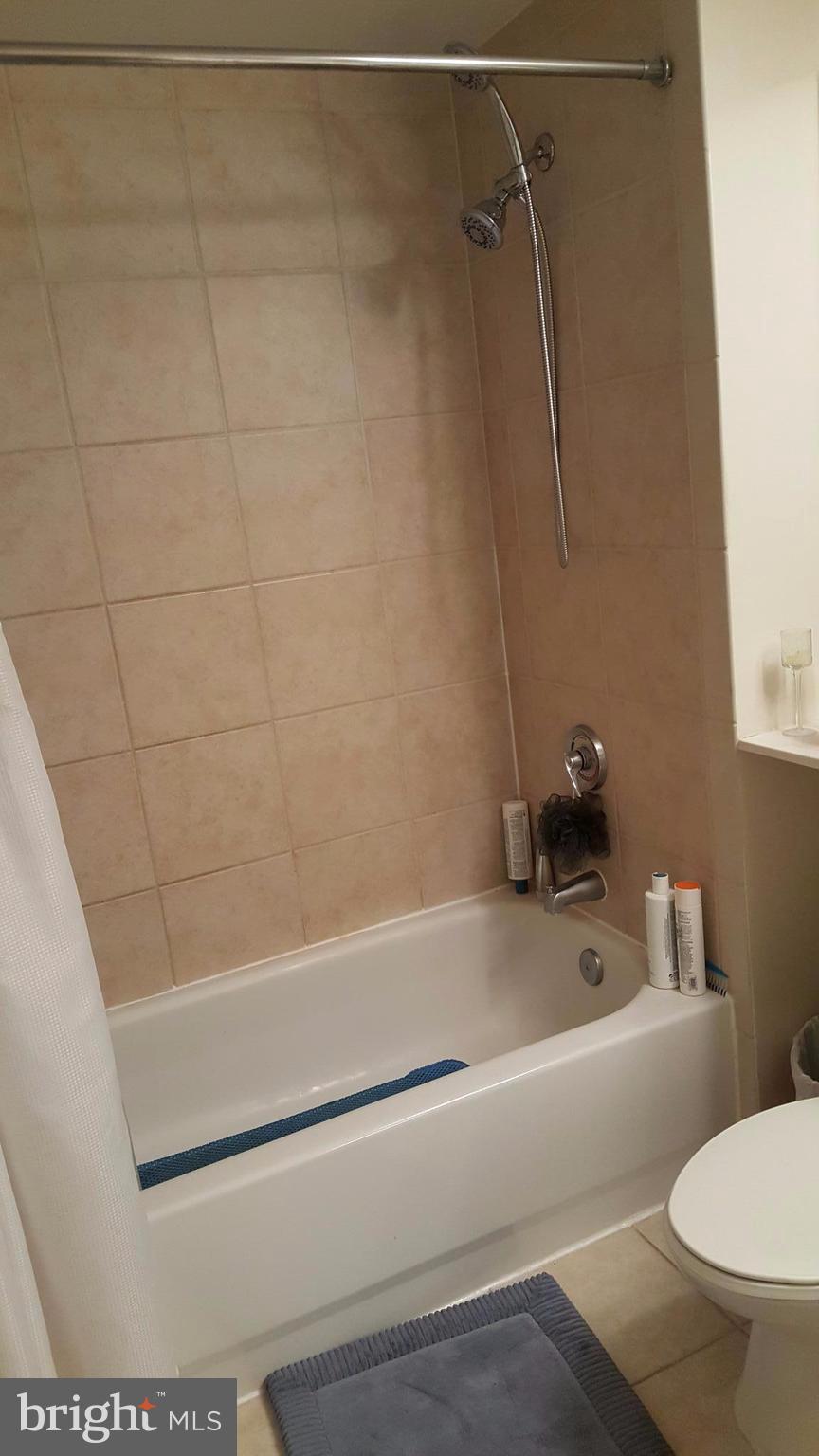 851 North Glebe Road, Unit 510 Arlington, VA 22203 - Photo 6 of 27 Bath