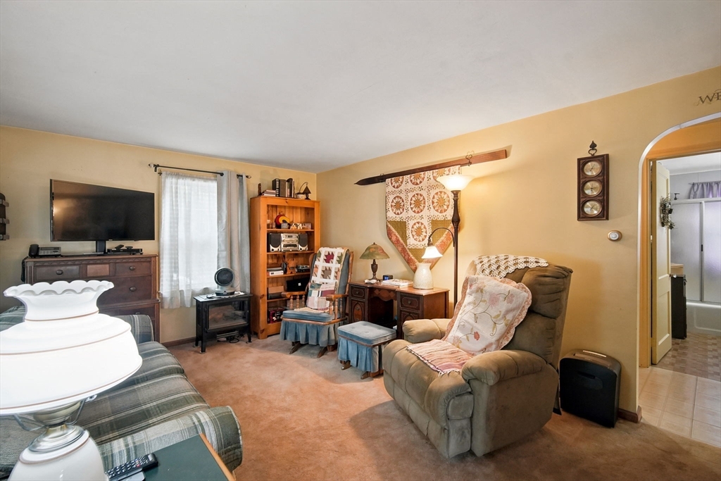 1258 Liberty Street Springfield, MA 01104 - Photo 5 of 32