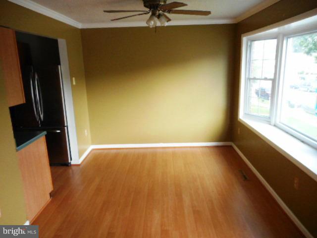 5643 Selford Road Baltimore, MD 21227 - Photo 2 of 18 Living Room