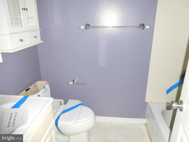 5643 Selford Road Baltimore, MD 21227 - Photo 11 of 18 Bath