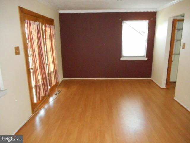 5643 Selford Road Baltimore, MD 21227 - Photo 3 of 18 Dining Room