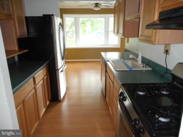 5643 Selford Road Baltimore, MD 21227 - Photo 5 of 18 Kitchen