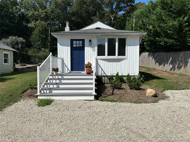 $3,000 | 33 Goldenrod Avenue, Northport, NY 11768