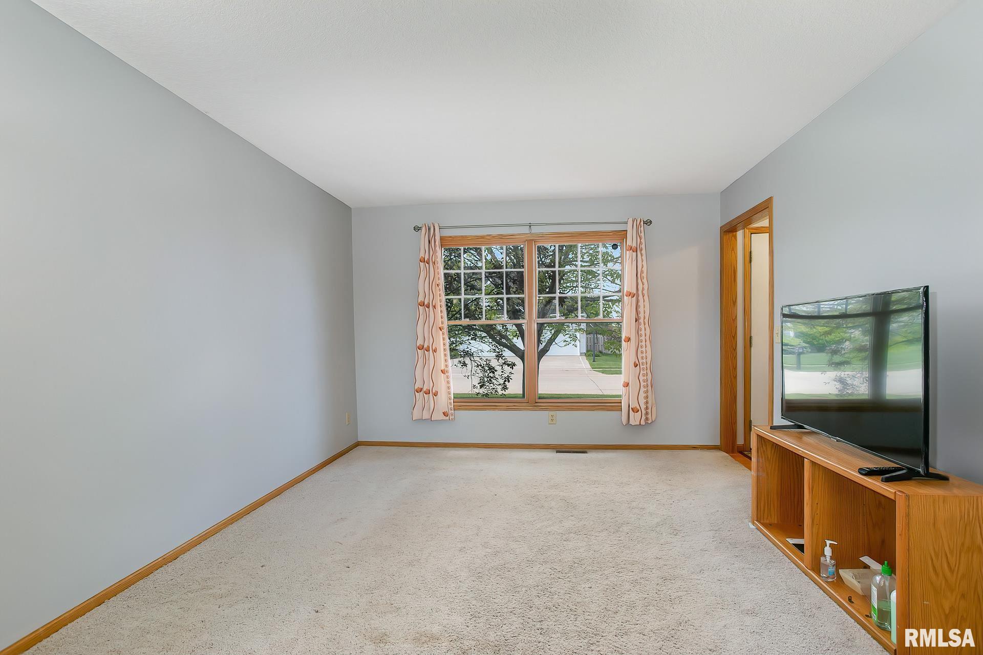 2085 Ashford Road Bettendorf, IA 52722 - Photo 7 of 32 Gallery Image 7