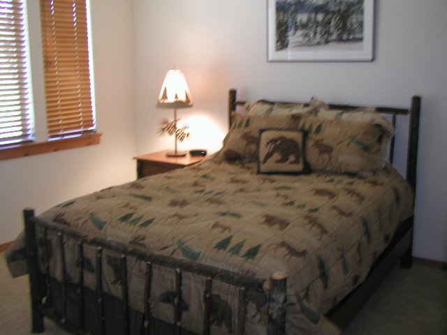 10583 Boulders Road, Unit 2 Truckee, CA 96161 - Photo 3 of 5 Gallery Image 3
