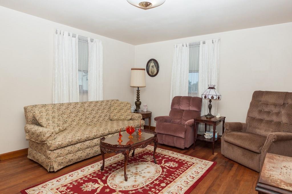 116 Fairview Avenue McKees Rocks, PA 15136 - Photo 4 of 23
