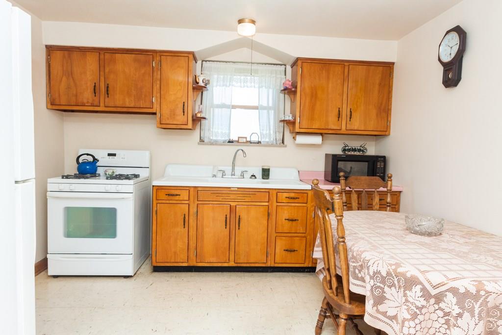116 Fairview Avenue McKees Rocks, PA 15136 - Photo 5 of 23