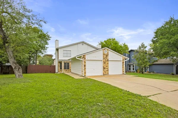 $1,995 | 2102 Kenneth Avenue, Unit A, Austin, TX 78741