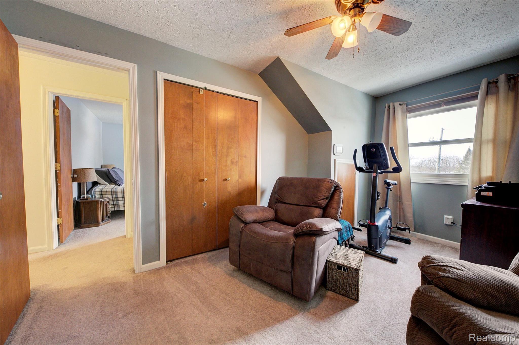 1131 Brighton Lake Road Brighton, MI 48116 - Photo 27 of 43 Bedroom