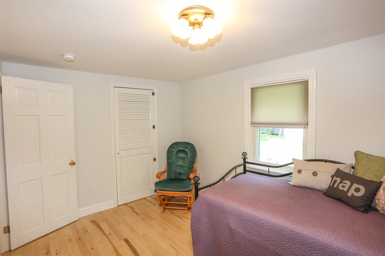74 Mammoth Road Hooksett, NH 03106 - Photo 36 of 40