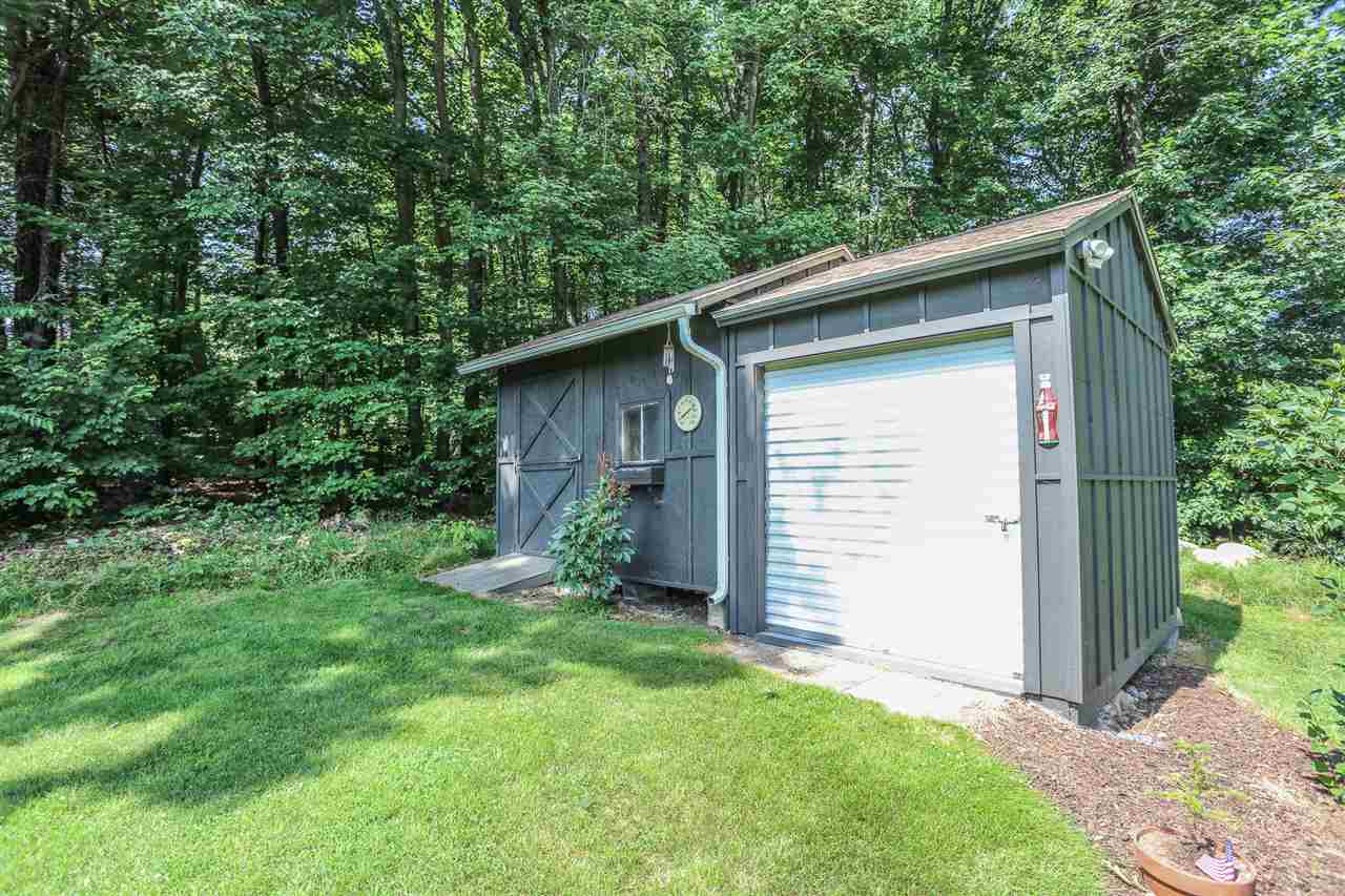 74 Mammoth Road Hooksett, NH 03106 - Photo 8 of 40