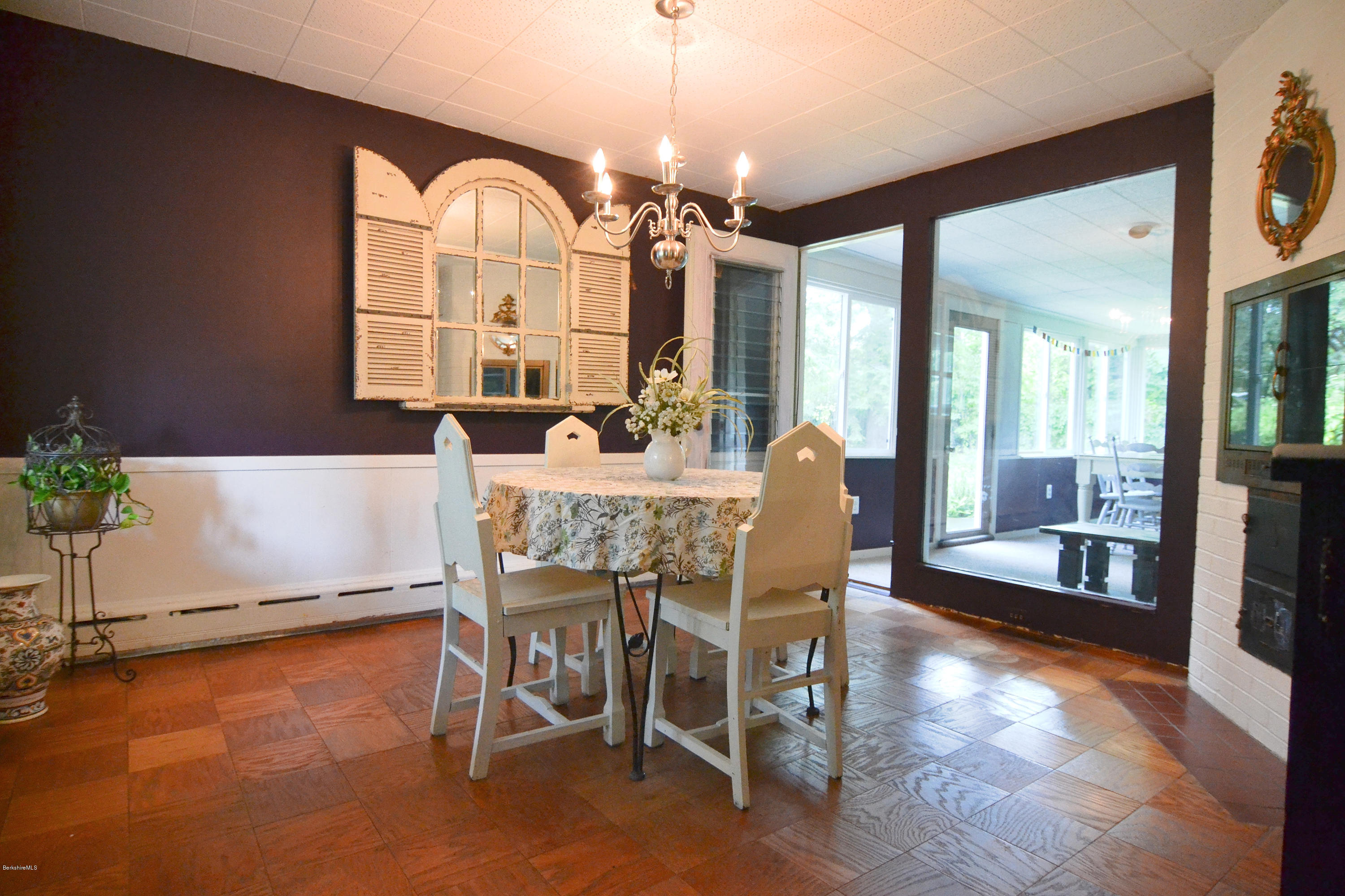 57 East New Lenox Road Pittsfield, MA 01201 - Photo 17 of 41 Dining room