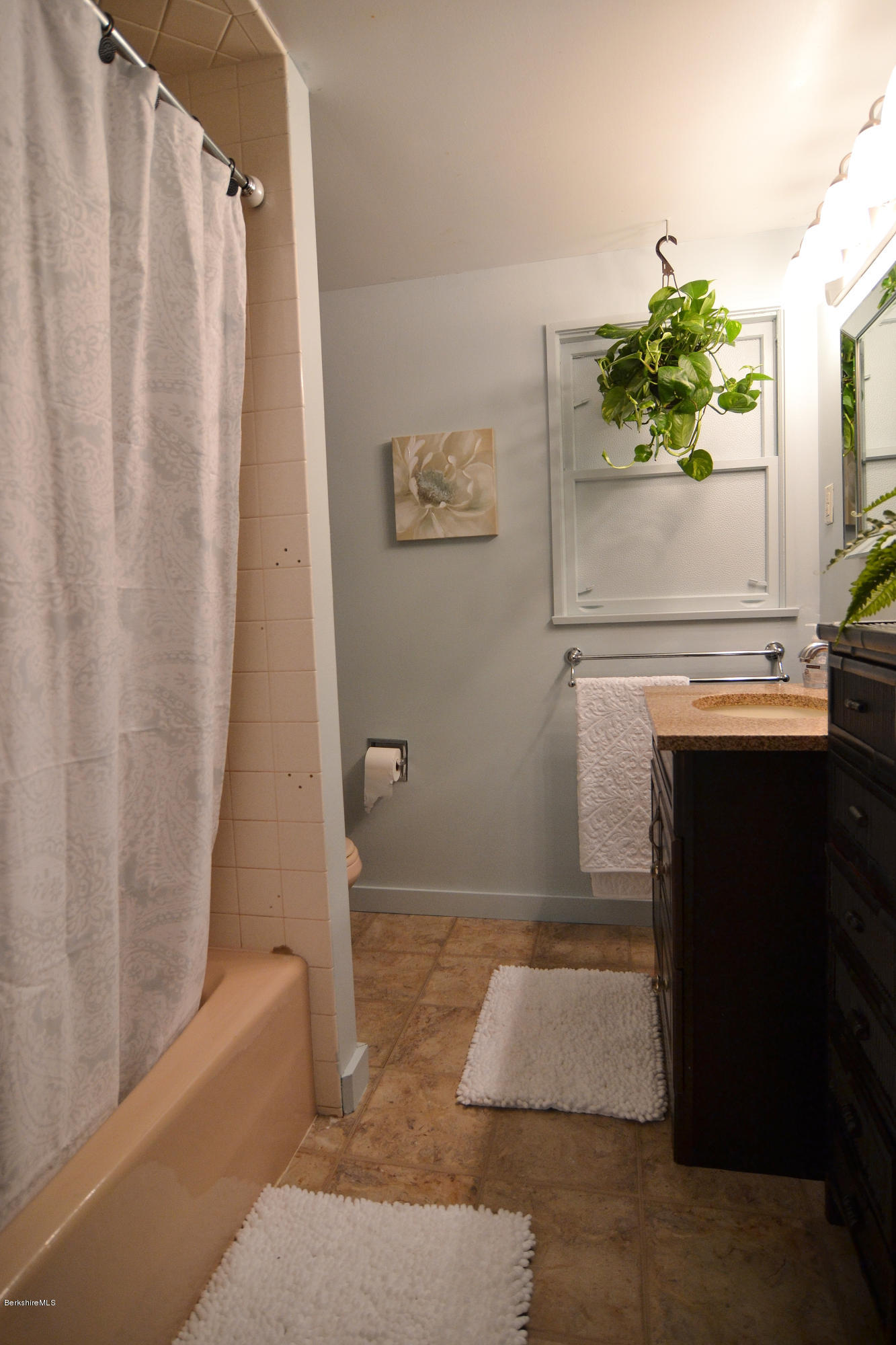 57 East New Lenox Road Pittsfield, MA 01201 - Photo 23 of 41 Main bath