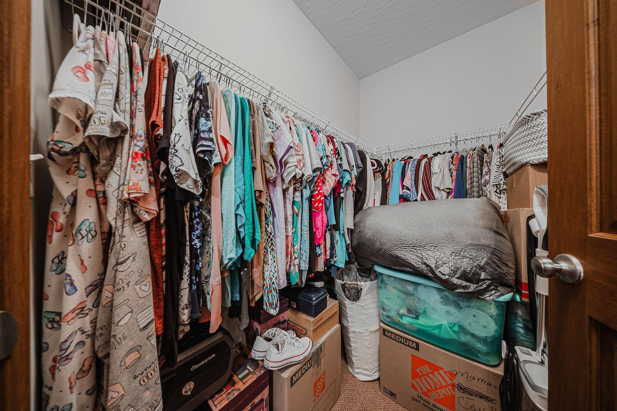 6684 Borror Road Grove City, OH 43123 - Photo 77 of 118 Walk in closet