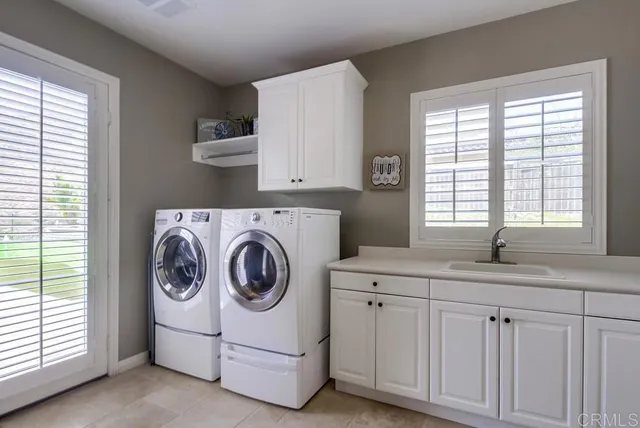 a view of a house with swimming pool