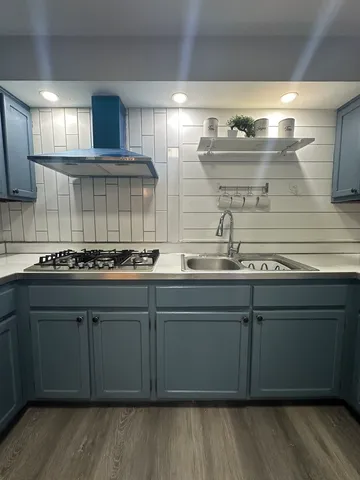 $1,200 | 17 North King Arthur Court, Unit 9, Northlake, IL 60164