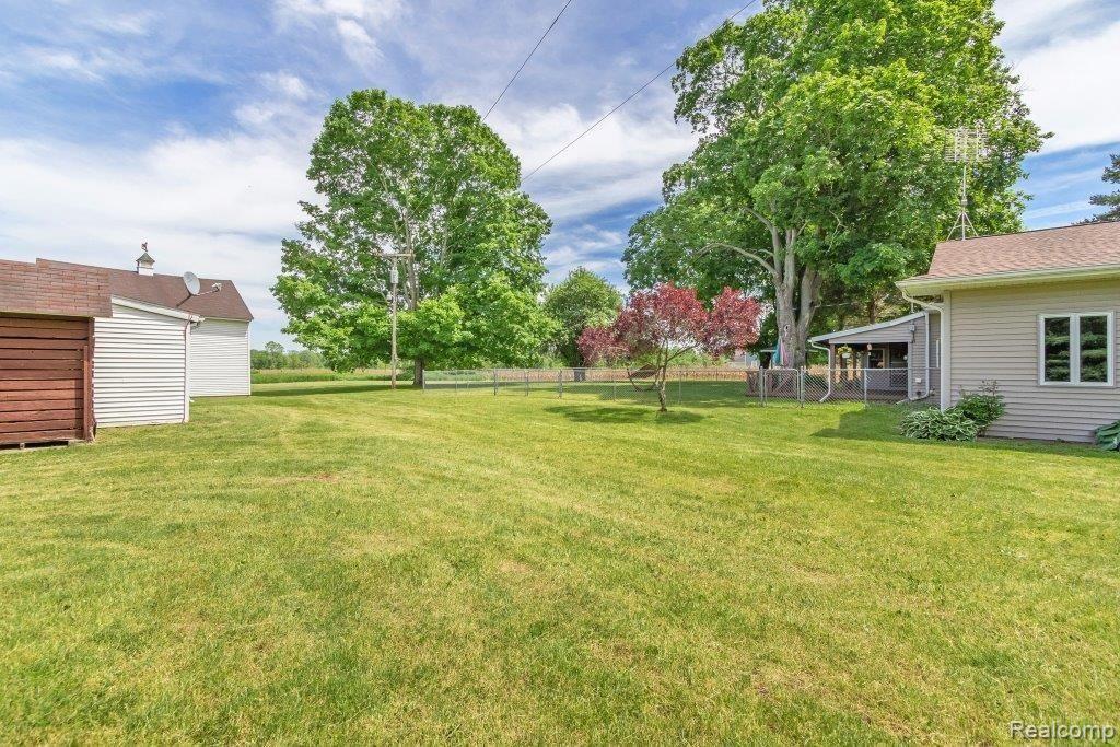 1890 Callis Road Lapeer, MI 48446 - Photo 11 of 51 2Y7A5958.jpg