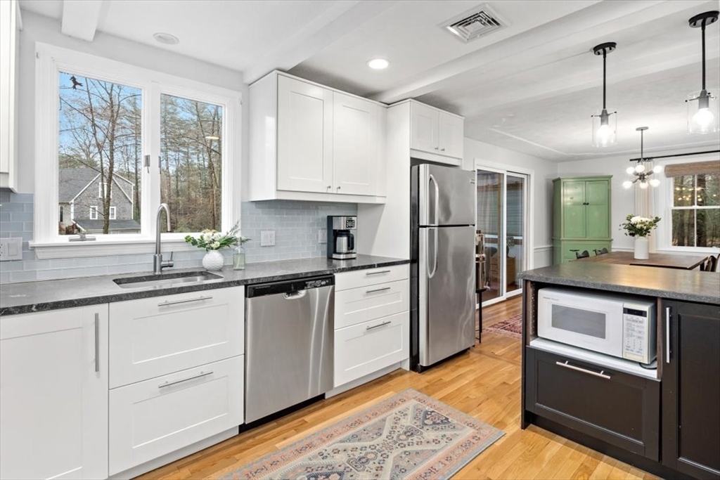 8 Tindale Way Hanover, MA 02339 - Photo 2 of 26 Gallery Image 2