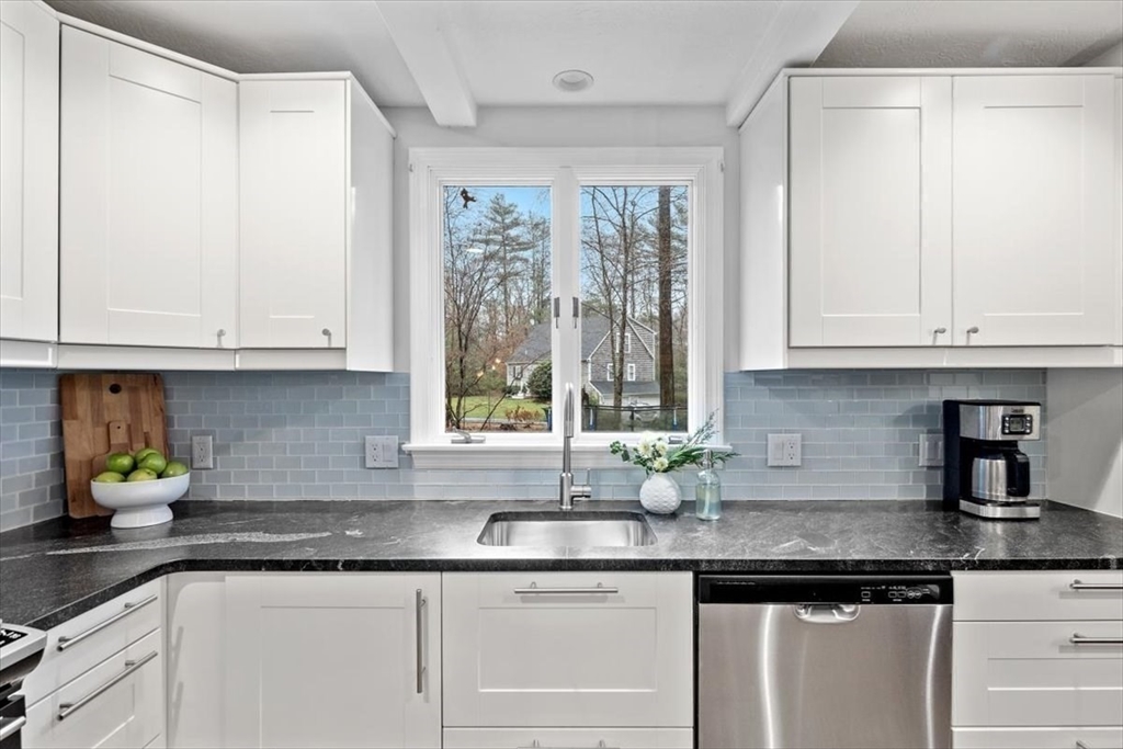 8 Tindale Way Hanover, MA 02339 - Photo 4 of 26 Gallery Image 4
